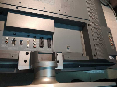 LCD-телевизор-LG-32LX2R-ZE.APRULF-2